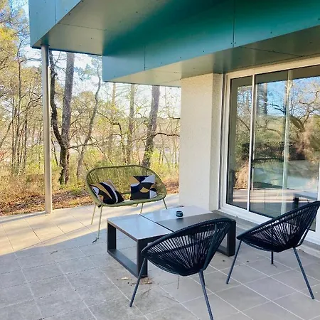 Le Domaine De La Montagnette ヴィラ