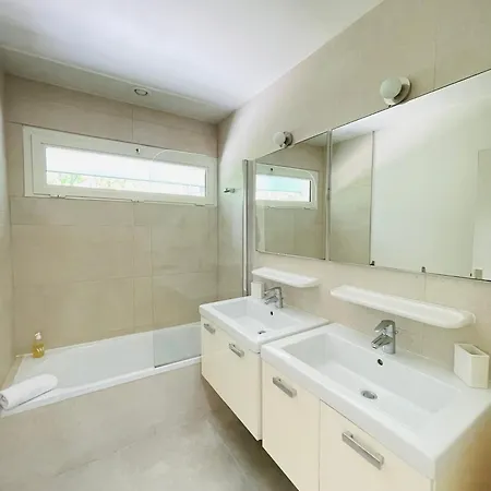 Le Domaine De La Montagnette ヴィラ