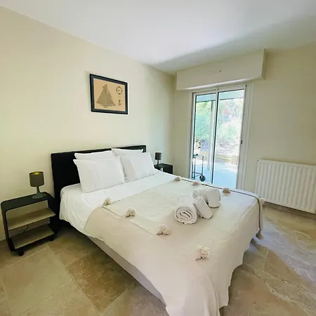 Le Domaine De La Montagnette *