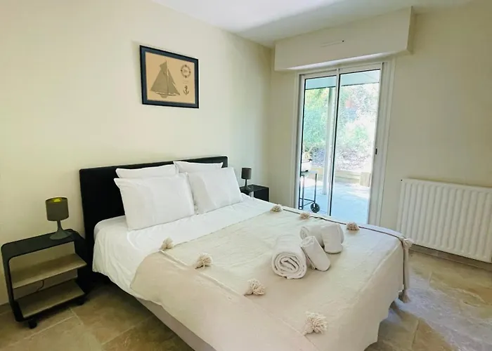 Le Domaine De La Montagnette *