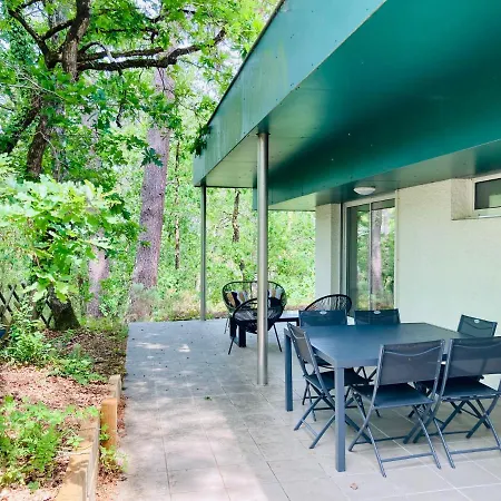 Le Domaine De La Montagnette