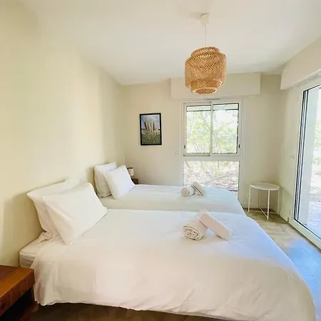 Le Domaine De La Montagnette Villa