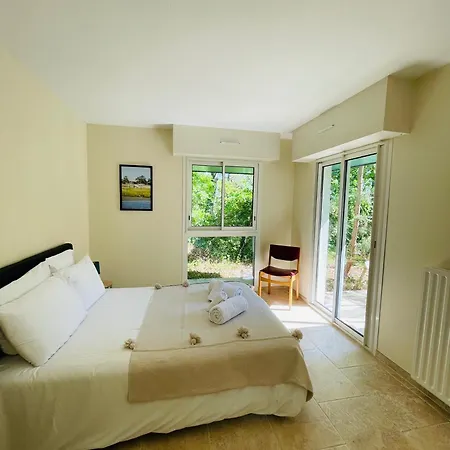 Le Domaine De La Montagnette