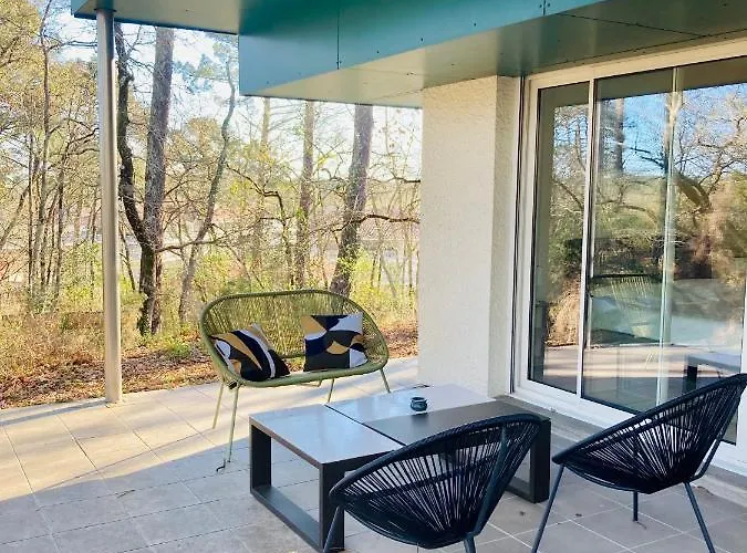 Le Domaine De La Montagnette Villa