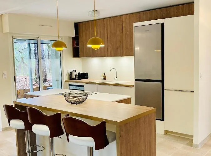 Le Domaine De La Montagnette Villa